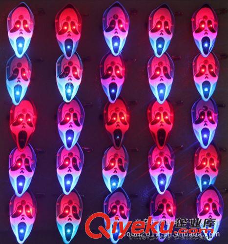 圣誕節萬圣節用品 兩小人親嘴愛情之吻閃光胸針/發光胸針 熒光胸針