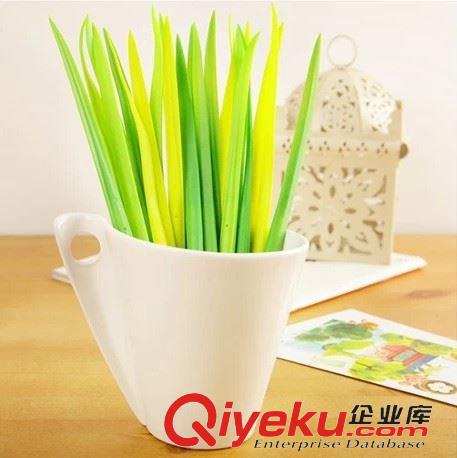 書寫筆類 B102 韓版創(chuàng)意小草中性筆 可愛軟硅膠造型簽字筆0.38mm 辦公10g