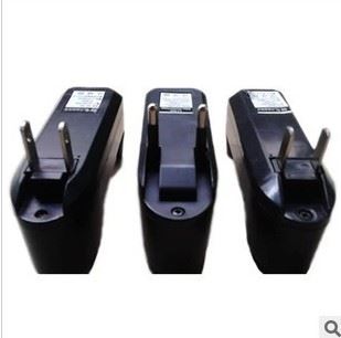 自行車手電系列 廠家配套 14500~18650多功能充電器 強(qiáng)光手電筒鋰電池{wn}充電器原始圖片2