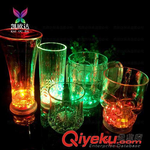 熱賣產品 水感應菠蘿杯七彩發光酒杯酒吧KTV節慶禮品實用創意新奇特產品原始圖片2