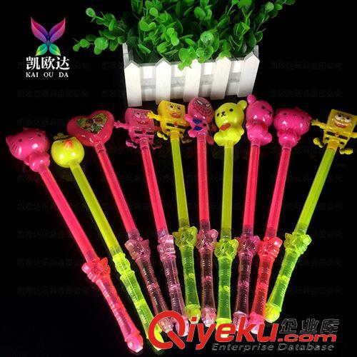 演唱會(huì) 酒吧 晚會(huì)裝扮用品 廠家直銷多款圖案隨機(jī)發(fā)貨閃光七彩卡通口哨棒發(fā)光彈簧棒熱批發(fā)原始圖片3
