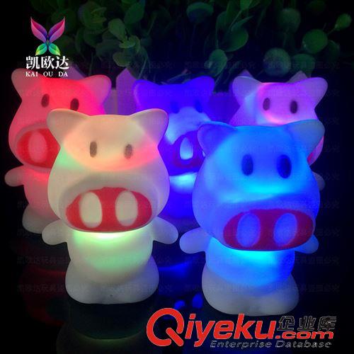 萬圣節(jié)熱賣專區(qū) 發(fā)光胸針 喜美羊羊 愛心卡通 閃光胸章別針 酒吧婚禮地攤貨批發(fā)