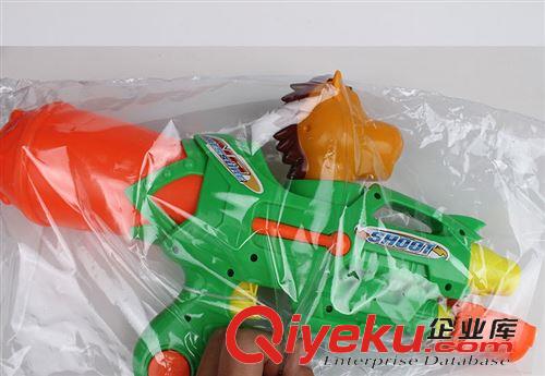 沙灘戲水玩具 卡通動物頭像兒童玩具加壓水槍批發(fā)夏天沙灘戲水游泳必備地?cái)偀徜N原始圖片2