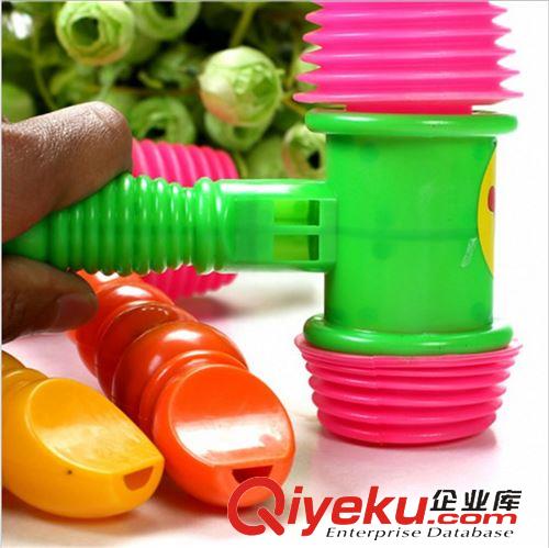 助威玩具 批發(fā)創(chuàng)意新款塑料響錘 發(fā)聲帶口哨氣錘 助威小響錘 響錘小玩具原始圖片2