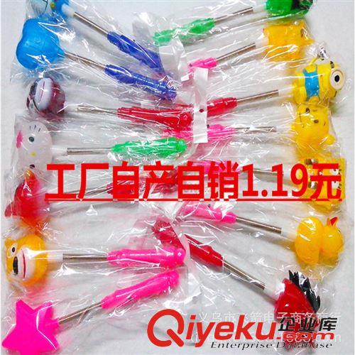  大刀 玩具 電池電子 廠家批發(fā) 多款彈簧閃光棒 卡通發(fā)光棒 熒光棒夜光棒 地?cái)偀徜N玩具原始圖片2