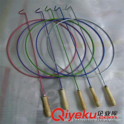 傳統(tǒng)玩具系列 廠家批發(fā) 彩色實心滾鐵環(huán) 推鐵環(huán) 兒童益智類玩具 鍛煉平衡力