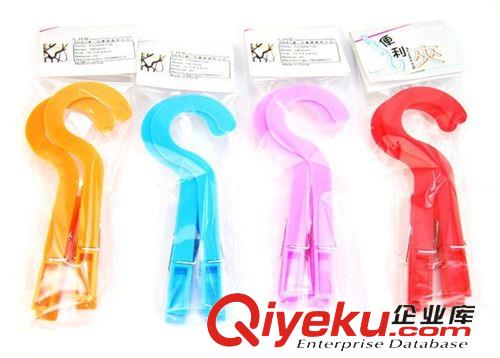 創(chuàng)意家居用品 義烏地?cái)傌浽磁l(fā)多功能帶掛鉤便利夾(2個(gè)裝)  塑料夾子 日用百貨原始圖片3