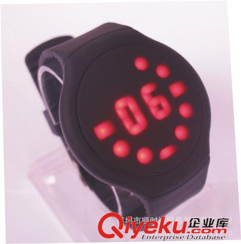 兒童手表 深圳廠家新款高質(zhì)量LED觸摸屏電子表、硅膠表、禮品表、贈(zèng)品表原始圖片3
