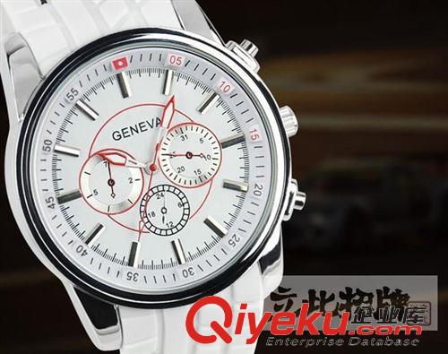 日內(nèi)瓦系列 {zx1}款 三眼六針無鉆表 多色五金手表 精品地攤熱銷原始圖片3