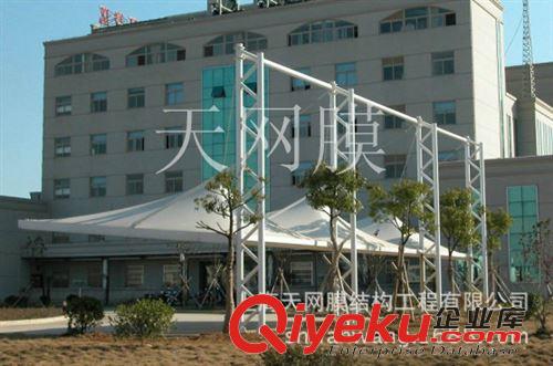 商業(yè)屋頂 【廠家直銷(xiāo)】戶外廣告展銷(xiāo)折疊帳篷停車(chē)棚 單挑天網(wǎng)膜車(chē)棚原始圖片3