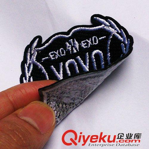 明星周邊產(chǎn)品 EXO韓國(guó)明星XOXO燙章?tīng)C圖布貼6CM 周邊輔料DIY創(chuàng)意新品熱賣(mài)原始圖片2