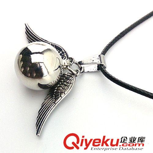 電影周邊飾品 哈里波特銀色圓球飛賊天使翅膀球吊墜項(xiàng)鏈飾品批發(fā)貨源歐美熱銷原始圖片2