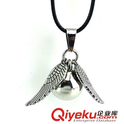 電影周邊飾品 哈里波特銀色圓球飛賊天使翅膀球吊墜項(xiàng)鏈飾品批發(fā)貨源歐美熱銷原始圖片3