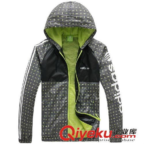 運動戶外風(fēng)衣 大品牌春秋02749新款男士休閑風(fēng)衣連帽夾克男裝薄款時尚運動外套