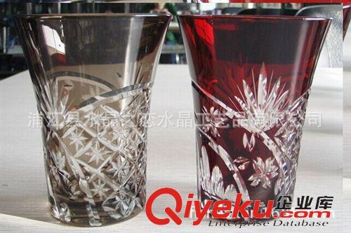 精品水晶刻花杯 供應(yīng) 出口日本新款雙色水晶刻花杯 全手工雕刻 花紋可定制