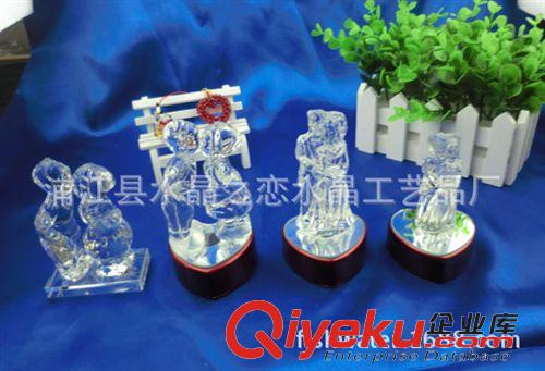 精品擺設(shè) 供應大號水晶婚禮擺件加心形發(fā)光底座等水晶婚慶禮品