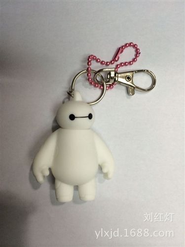 2015年4月份新产品 超能陆战队BIG HERO6Baymax机器人大白胖子拿足球挂件夜光