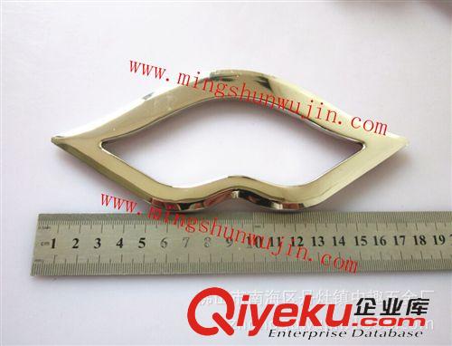 鎖扣 供應(yīng)小鎖扣【不銹鋼小鎖扣，元寶搭扣】有腳鎖扣