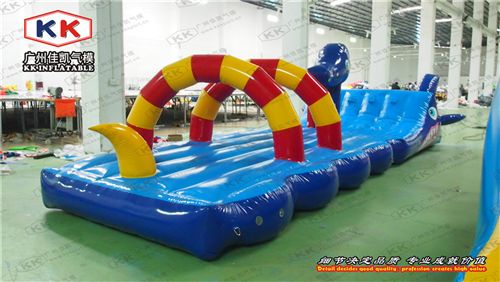 水上產品 佳凱廠家定制蛇鯊水上障礙水上游樂設備充氣障礙滑梯組合廠家直銷