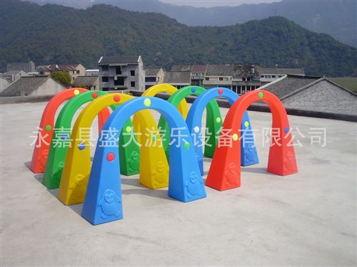 感統訓練器材 兒童玩具兒童感統平衡木 塑料獨木橋 塑料平衡橋 高架S型圓形直