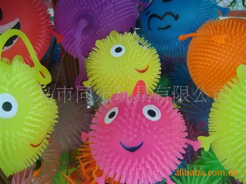 整人玩具 大密毛笑臉 環(huán)保材料 閃光充氣毛毛球 運動玩具 塑料發(fā)光玩具混批原始圖片3