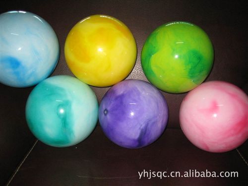 pvc球（彩虹球） 供應(yīng)彩虹球 顏色任意