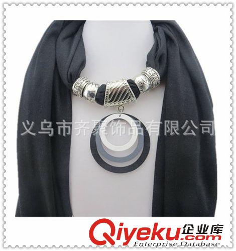 鞋花、圍巾、樹脂 時髦單色精美圍巾 配圓環圍脖項飾 潮流女生專屬圍巾 現貨批發