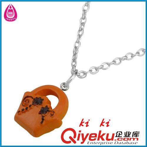 鞋花、圍巾、樹脂 創(chuàng)意樹脂小挎包項鏈供應(yīng) tj優(yōu)惠批發(fā) 外貿(mào)小商品定制 款式新穎