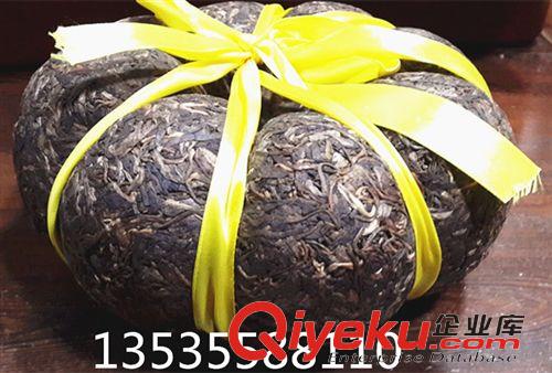 禮盒工藝品 普洱茶 2008年 金瓜貢沱 2000克 易武麻黑早春大樹茶 生茶原始圖片2