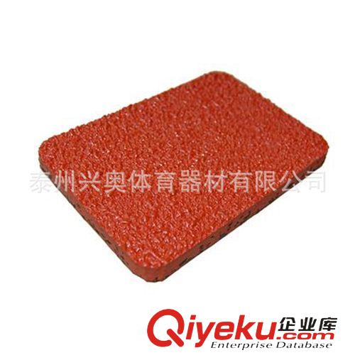 運(yùn)動(dòng)跑道、人造草坪 興奧體育器材廠(chǎng)家 塑膠跑道顆粒 人造人工草皮草坪 EPDM彩色顆粒