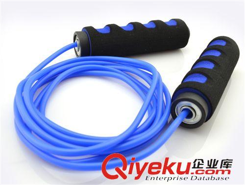 體育用品 新型NBR 環(huán)保軟體材質(zhì)幼教玩具 頑童無(wú)憂軸承雙色兒童跳繩