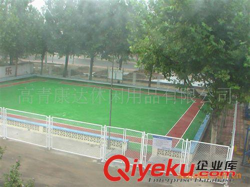 運動場地、護欄工程（道路，社區公園） 淄博康達體育設施工程公司供應交通、道路、高速公路 圍網護欄