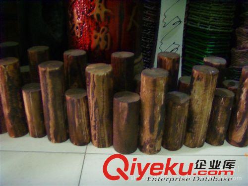 草坪護(hù)欄、花藝圍欄、柵欄 大量供應(yīng)塑料圍欄 花藝柵欄  園林圍欄 園藝圍欄 柵欄  花草圍欄