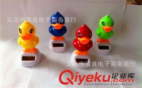 擺、掛飾物 汽車裝飾用品 內飾飾品 唐老鴨搖擺 吸收陽光 頭就會左右搖擺可愛原始圖片3