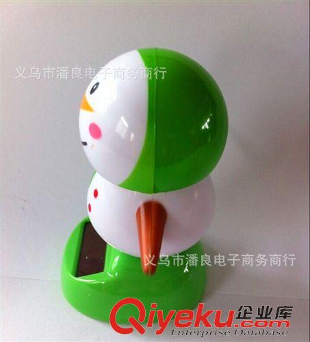 擺、掛飾物 汽車裝飾用品 內(nèi)飾飾品 雪人搖擺件 吸收陽光 頭就會左右搖擺可愛原始圖片2