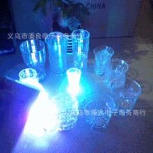 杯子 新款創意感應閃光杯花瓶杯LED發光酒杯聚會酒吧KTV夜場啤酒杯熱賣原始圖片2