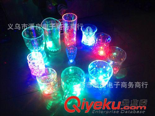 杯子 義烏新款熱賣感應大號可樂杯子飲料杯發光杯閃光杯啤酒杯酒吧批發原始圖片2