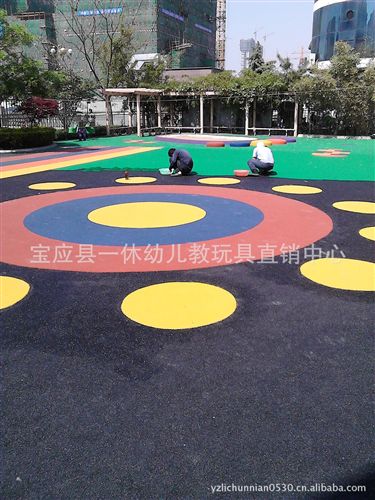 跑道系列 2015熱銷幼兒園塑膠跑道   塑膠跑道公司  學(xué)校跑道   學(xué)校跑道