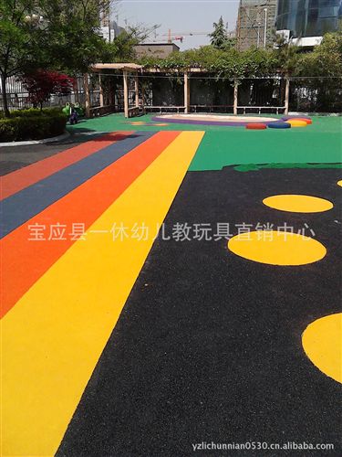 跑道系列 2015熱銷幼兒園塑膠跑道   塑膠跑道公司  學(xué)校跑道   學(xué)校跑道