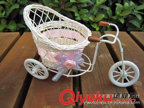 藤制花車 插花藤車 藤編裝飾花車 小輪翹尾藤編花車批發 廠家直銷 白藤插花容器花車 藤編小車花器原始圖片3