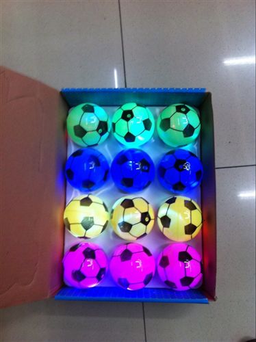 廠家直銷閃光彈力水晶球玩具球 6.5CM閃光足球款彩色發光大號水晶彈力球跳跳魔術變色球批發