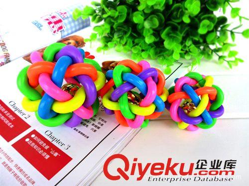 寵物玩具 5.5小號(hào)七彩響鈴麻花球 狗狗貓咪寵物發(fā)聲玩具 帶鈴鐺 七色彩虹球