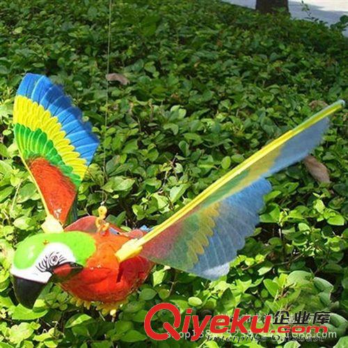 力控玩具 電動(dòng)吊線鸚鵡 帶音樂(lè)發(fā)光電動(dòng)吊線鸚鵡 吊線電動(dòng)鸚鵡 地?cái)偼婢咴紙D片3