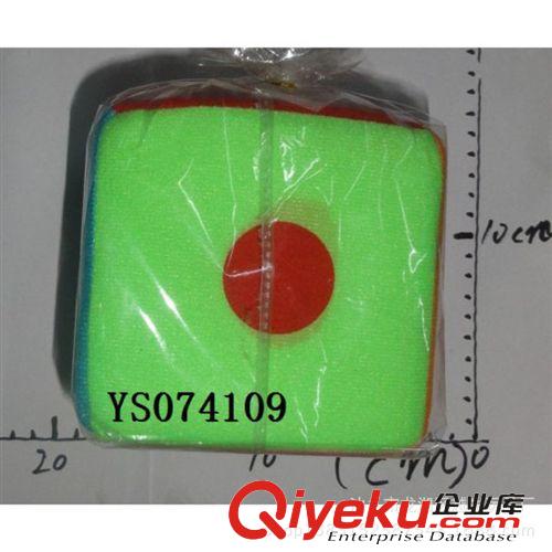 體育玩具 廠家直銷 方塊骰子棉球帶鈴配足球棉球彩球，海綿球原始圖片2