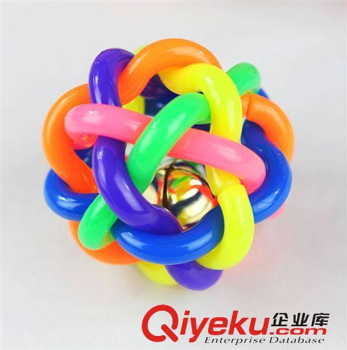 寵物玩具 帶鈴鐺的七彩發(fā)聲玩具球 小號(hào) 寵物玩具球彩虹球編織球鈴鐺球七彩