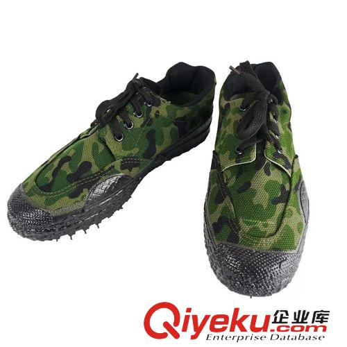 戶外鞋 07林地迷彩作訓膠鞋 99作訓鞋登陸訓練迷彩軍訓解放鞋廠家批發