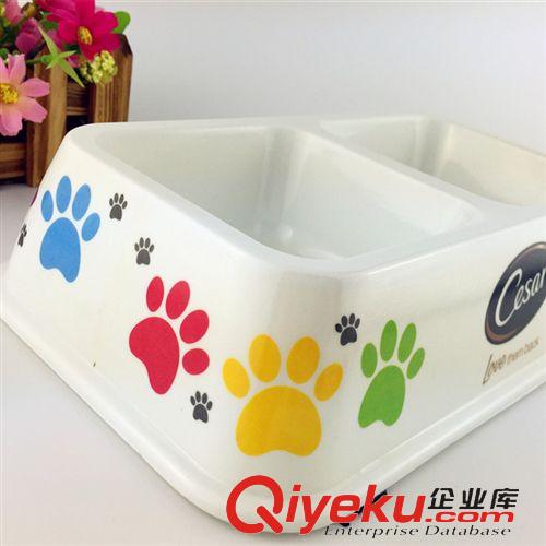 狗碗  飲水器  食具 廠家批發(fā)新款雙格寵物碗 密胺寵物食具 狗腳印貓狗通用狗碗原始圖片2