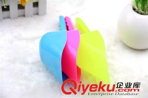 狗碗  飲水器  食具 新款狗糧鏟 寵物鏟 貓糧鏟 食品勺子 寵物用品外貿批發(fā)原始圖片2