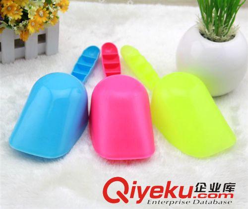 狗碗  飲水器  食具 新款狗糧鏟 寵物鏟 貓糧鏟 食品勺子 寵物用品外貿批發(fā)原始圖片3