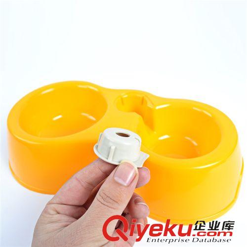 全網(wǎng){zd1} 廠家批發(fā)塑料寵物碗可插水瓶狗狗雙碗寵物食盆自動(dòng)寵物飲水器貓碗原始圖片2